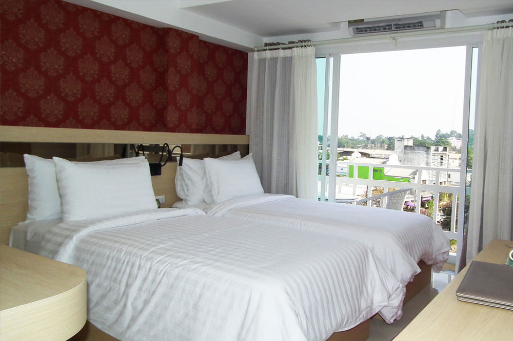 Kavin Buri Green Hotel Удонтхані Екстер'єр фото