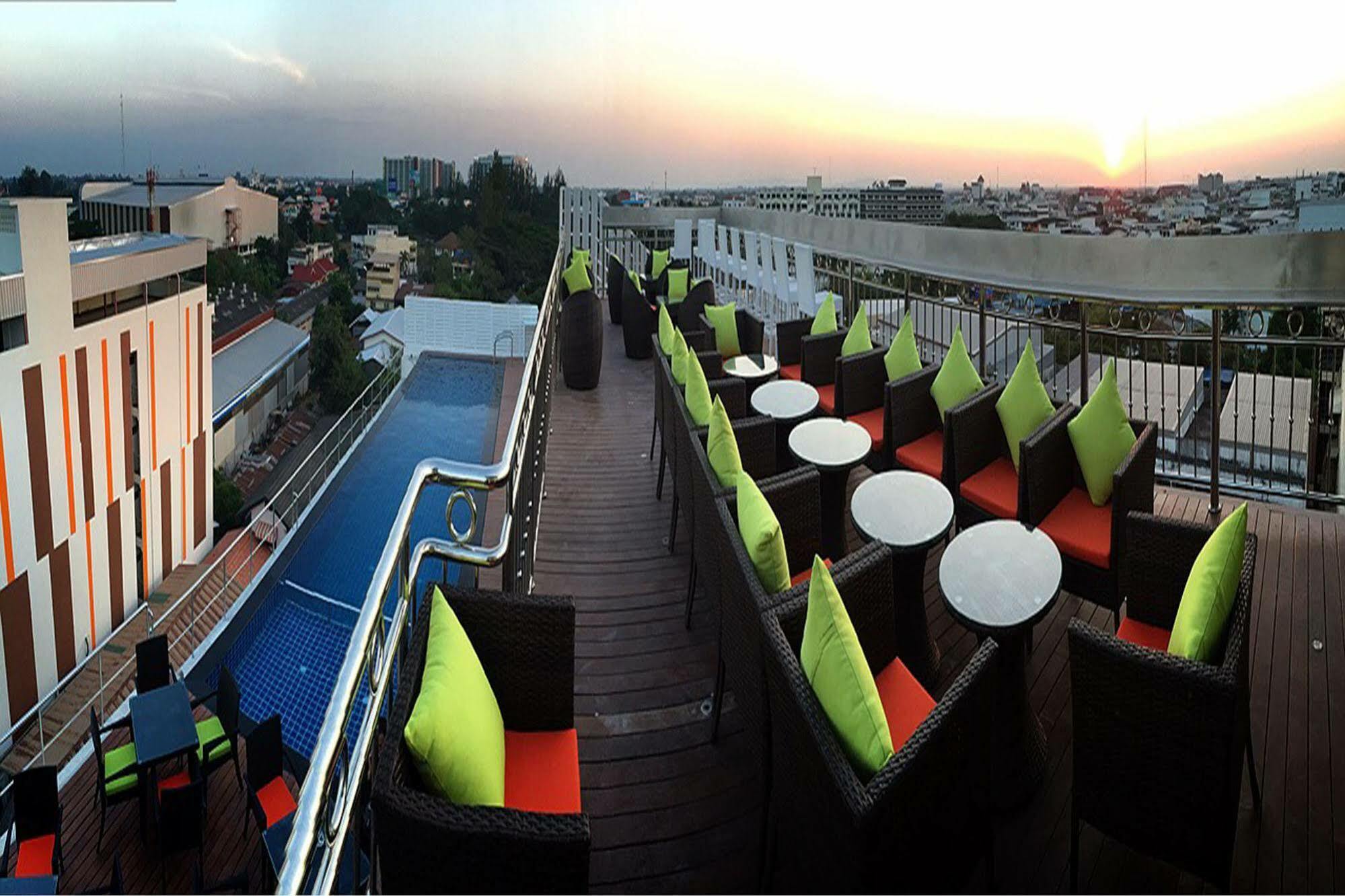 Kavin Buri Green Hotel Удонтхані Екстер'єр фото